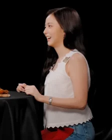 Jisoo Hot Ones Top