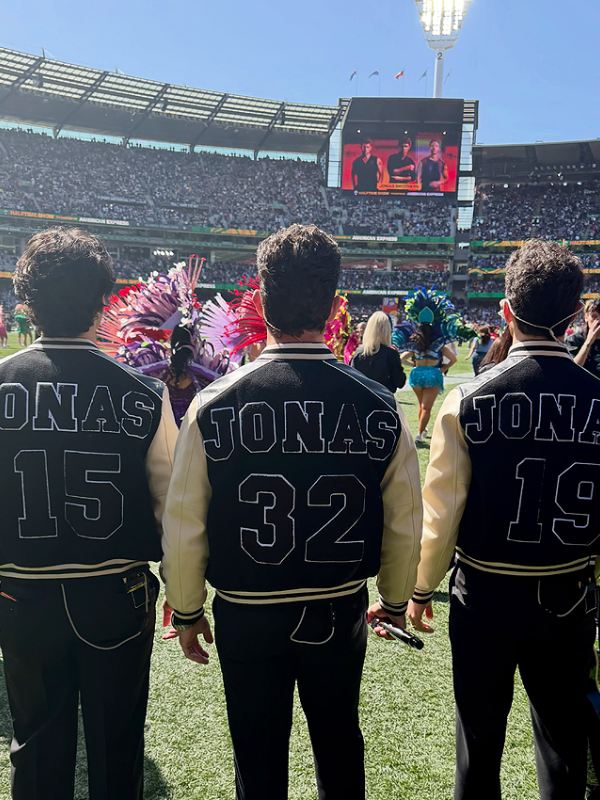 Melbourne Halftime Jonas BrothersBlack & Off White Jacket Melbourne Halftime Jonas BrothersBlack & Off White Jacket
